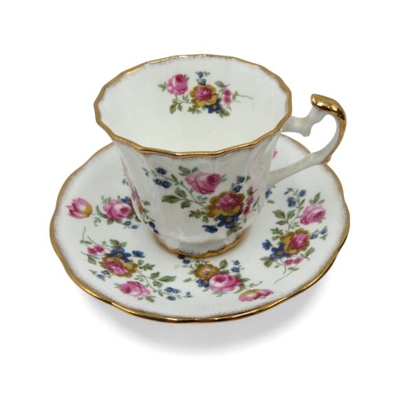 ELIZABETHAN Tea Cup And Saucer Gold Trim Scalloped Pink Flowers England Vintage - Picture 3 of 11